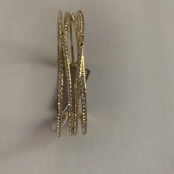 Bracelets - Picture 4 of 8